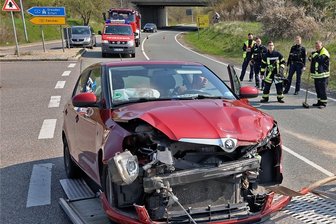 Vorfahrtsfehler führt zu Unfall zwischen Meerane und Waldsachsen -
