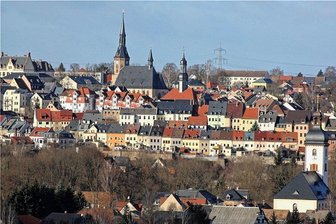 Vorfall in Waldenburg beunruhigt Eltern: Unbekannter Mann spricht Fünftklässlerin an - Blick auf Waldenburg. Nach dem Vorfall am Ziegeleiweg intensivieren die Bürgerpolizisten ihre Streifentätigkeit. 