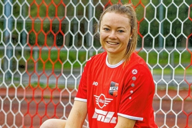 Vorfreude auf Familie und Neunerlei - Seit diesem Jahr spielt Anne Winkler beim 1. FC Sonthofen in der Bezirksliga Fußball. 