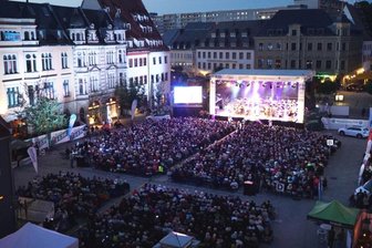 Vorfreude aufs "Heimspiel": Classics wieder im Stadtzentrum - Nach zwei Jahren unter Coronabeschränkungen auf der Freilichtbühne kehrt "Classics unter Sternen" wieder auf den Hauptmarkt zurück. Diesmal allerdings ohne die Absperrzäune zu den Cafés.