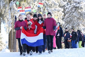 Vorgeschmack auf Olympia: So bunt und so fröhlich waren die Wettbewerbe des Sportcampus Klingenthal - Als Team Niederlande lief die Klasse 9ag des Sportcampus Klingenthal am Mittwoch zur Eröffnungsfeier ein.