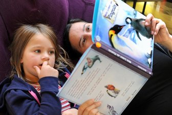 Vorlesetag im Erzgebirge – Lesebühne mit Autoren aus der Region steht in Schwarzenberg - Kinder lauschen gern Geschichten. Dabei entwickelt sich ihre Fantasie.