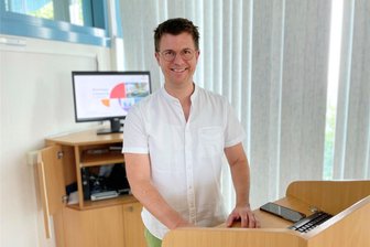 Vorlesung am Klinikum Freiberg: Entscheidungshilfe zur Reaktion auf Notfälle mit Kindern - Kinderarzt Dr. Ulrich Zügge hat zur Sonntagsvorlesung in Freiberg zu Notfällen mit Kindern referiert.