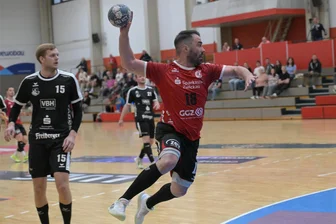 Vorm Gastspiel beim Schlusslicht: Personalsituation beim ZHC Grubenlampe entspannt sich - Marco Cosic (am Ball) geht mit dem ZHC Grubenlampe am Samstagabend beim Tabellenletzten Radeberg auf Torejagd.