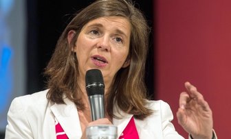 "Vorschläge aus der Mottenkiste" - Katrin Göring-Eckardt schämt sich für Wasserwerfer und Stacheldraht an der ungarischen Grenze.