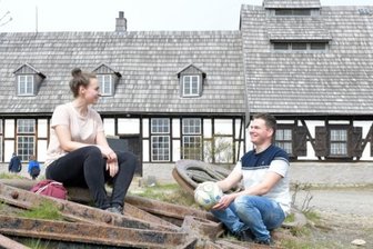 Vorschlag vereint Montanregion und Carlowitz-Erbe - Die "Alte Elisabeth" am Fuchsmühlenweg in Freiberg zählt zu den viel besuchten Objekten im Welterbegebiet. Victoria Kühlemann, Doktorandin Geologie an der Bergakademie, und Paul Molder verbringen viel gemeinsame Freizeit auf der "Alten Elli".