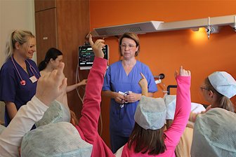 Vorschüler aus Niederdorf zu Besuch in der Stollberger Notaufnahme - Vorschüler durften Fragen ans Krankenhauspersonal stellen - und machten davon rege Gebrauch.