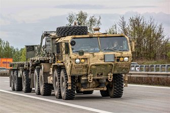 Vorsicht auf der A 72: US-Militärkonvois rollen noch bis Ende der Woche durch Sachsen - Ein US-Militärkonvoi rollte am Mittwoch auf der Autobahn A 72 zwischen Plauen und Chemnitz in Fahrtrichtung Leipzig.
