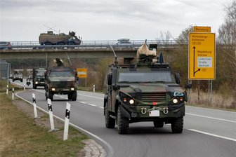 Vorsicht Autofahrer: Großer Militärkonvoi am Donnerstag und Freitag auf Sachsens Autobahnen unterwegs - Die 150 Bundeswehrfahrzeuge kehren am Donnerstag und Freitag vom Truppenübungsplatz Altmark in Sachsen-Anhalt nach Bayern zurück.
