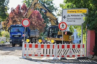 Vorsicht - hier wird gebaut - In Frankenberg ist gegenwärtig der Bereich Bahnhofstraße/Freiberger Straße wegen Straßenbauarbeiten voll gesperrt.Foto: Mario Hösel
