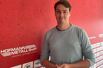 Vorstand André Beuchold informiert Mitglieder zur wirtschaftlichen Lage des FSV Zwickau: "Wir sind noch nicht überm Berg" - FSV-Vorstand André Beuchold braucht dringend weiterhin die Unterstützung der Sponsoren, um den Schuldenberg abzubauen. 