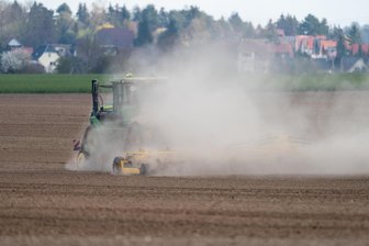 Vorstands-Trio aus Mittelsachsen wegen Insolvenz-Verschleppung angeklagt - Richter: „Was soll ich mit Ihnen machen?“ - Über einen längeren Zeitraum hatten die Vorstände einer Agrargenossenschaft den Überblick über Zahlungsvorgänge verloren. Konsequenz war eine Anklage wegen Insolvenzverschleppung.