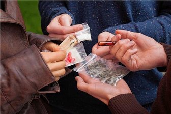 Vortrag an der Oberschule Beierfeld verdeutlicht: Crystal Meth ist alles, nur kein Spaß - Drogen, egal welcher Art, sind gefährlich. Doch nicht selten unterliegen Jugendliche dem Gruppenzwang, „wenigstens mal zu probieren“. Aber genau das ist speziell bei Crystal Meth tückisch, wissen Fachleute.