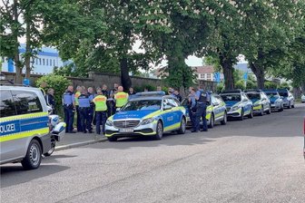 Vorwurf Nötigung: Polizei ermittelt nach Sachsenpokal-Finale gegen Fans des CFC - Mit einem Großaufgebot sicherte die Polizei das Pokalendspiel in Chemnitz am Samstag ab.