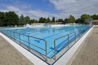 Vorzeitiges Saisonende im Strandbad Zwickau-Planitz: Das sind Auswirkungen auf Badegäste und Pächter - Am 31. August letztmalig in dieser Freibad-Saison geöffnet: das Strandbad Planitz. Danach beginnt die Sanierung des Bades.