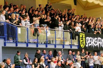 VSV-Volleyballer hoffen auf vorzeitigen Klassenerhalt - Eine voll besetzte Sporthalle Oelsnitz dürfte am Samstagabend garantiert sein, wenn die Volleyballer des VSV ab 19 Uhr im Sachsenderby mit dem VC Zschopau den Nichtabstieg aus der 3. Liga sichern können.