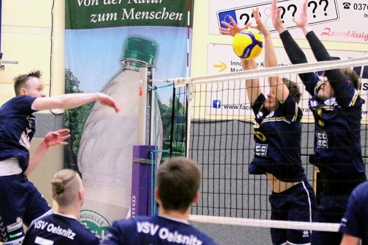 VSV-Volleyballer wollen dem Schlusslicht heimleuchten - Jonas Krug (links).