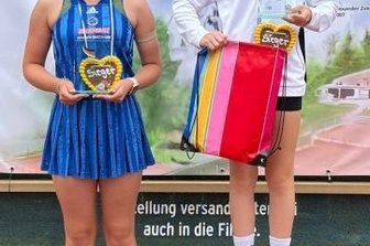 VTC-Talent beweist Kampfgeist - Die stolze Siegerin Mia Ruppert (rechts) strahlt hier neben Viktoria Jadwiszczok.
