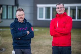 VW-Tochter IAV verkauft Standort Berlin: IG Metall befürchtet Abwicklung auch in Stollberg - Ingo Lath, Betriebsratsvorsitzender bei IAV in Stollberg, und Eddie Kruppa, Erster Bevollmächtigter der IG Metall Chemnitz, wollen für den Standort kämpfen.