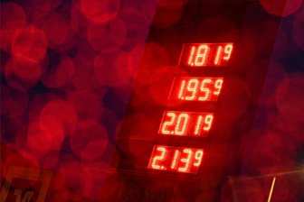 Während Fahrer schlief: Dieseldiebe klauen an A 72 etwa 700 Liter aus Laster-Tank - Diebe klauten im Vogtland Diesel im Wert von 1200 Euro.