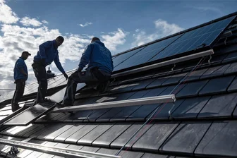 Wärmepumpen oder Fotovoltaikanlage: Darauf sollten Hauseigentümer in Limbach-Oberfrohna bei der Energieversorgung achten - Neben Fotovoltaikanlagen gibt es eine Vielzahl an modernen Energiequellen für Eigenheime.