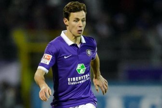 Wätas neuer Trikotssponsor - Fandrich kommt zurück nach Aue - Trägt nun wieder das Veilchen-Trikot: Clemens Fandrich im März 2015
