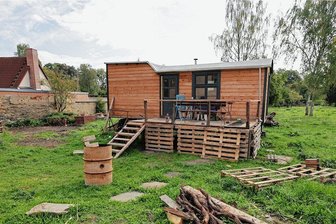 Wagenburg statt Hotelneubau: Was bleibt von der Kurort-Idee in Waldenburg übrig? - Blick in die Mittelstadt: Dort, wo ein Kurhotel geplant war, steht ein erstes Tiny-House. 