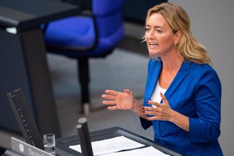 Wagenknecht-Nachfolge: Sächsische Abgeordnete Caren Lay will Chefin der Linksfraktion werden - Caren Lay