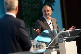 Wahl-Debatte: Tillich macht Zugeständnis bei Lehrerstellen -