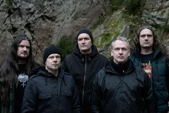 Wahl der Waffen: Heaven Shall Burn überrascht mit dem neuen Album „Heimat“ - Eric Bischoff (Bass), Alexander Dietz (Gitarre), Marcus Bischoff (Gesang), Chriss Bass (Drums) und Maik Weichert (Gitarre, von links) sind Heaven Shall Burn.