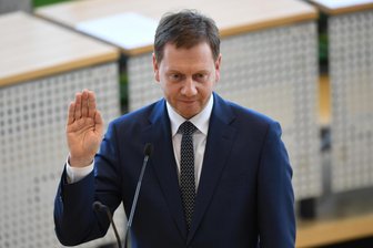 Wahl des Ministerpräsidenten in Sachsen: Die wichtigsten Fragen und Antworten - Sachsens Ministerpräsident Michael Kretschmer (CDU) bei seiner Vereidigung kurz nach seiner Wahl am 20. Dezember 2019. Am Mittwoch stellt er sich erneut zur Wahl.