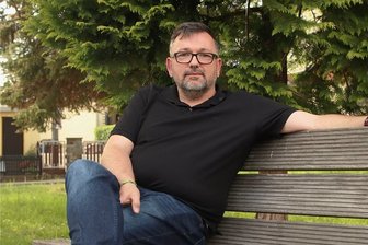 Wahl: Kommunalpolitischer Neuling fordert in Neuensalz gestandene Bürgermeisterin heraus - Ronny Kamprad fordert in Neuensalz als kommunalpolitischer Neuling Altbürgermeisterin Carmen Künzel heraus.