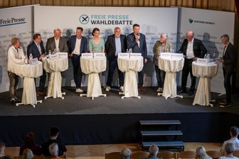 Wahldebatte im Erzgebirge: So präsentierten sich die Kandidaten - Acht Direktkandidaten aus dem Erzgebirge, die Parteien und die Wählervereinigung konnten sie selbst bestimmen, stellten sich im Wahlforum den Fragen zweier „Freie Presse“-Journalisten. Auf dem Podium war nur eine Frau.