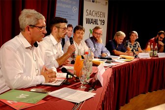 Wahlforum zur Landtagswahl am Mittwoch in Reichenbach: Vogtländische Direktkandidaten treffen aufeinander - 2019 war Stephan Hösl (links) als Inhaber des Direktmandats auf dem Podium dabei. Dieses Jahr sieht das anders aus.