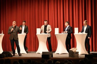 Wahlforum zur OB-Wahl im Erzgebirge: Was es Wählern gebracht hat – und was nicht - Die fünf Kandidaten für die OB-Wahl in Aue-Bad Schlema sind am Mittwochabend bei einem Wahlforum aufeinandergetroffen.