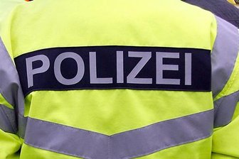 Wahrzeichen mit linken Schriftzügen beschmutzt -
