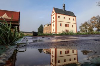 Wahrzeichen von Remse wird nicht verkauft: CDU und AfD verhindern Immobiliendeal am Kloster „Roter Stock“ - Der „Rote Stock“ ist das Wahrzeichen von Remse. Die Geschichte des einst ansehnlichen Benediktiner-Nonnenklosters reicht bis 1143 zurück.