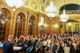 Waldenburger Neujahrsempfang: Von Auszeichnung über Applaus bis zum Aufdruck - Rund 150 Gäste waren zum Waldenburger Neujahrsempfang ins Schloss gekommen. 