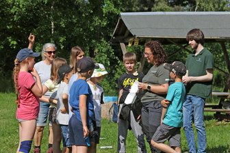 Waldjugendspiele im Werdauer Wald: An acht Stationen Wissenswertes vermittelt -