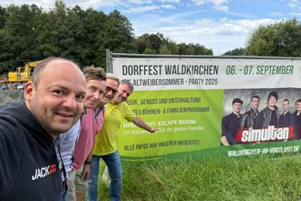 Waldkirchen feiert Altweibersommer-Party - mit Simultan-Stimmung am Abend - Musik, Genuss und Unterhaltung - die Waldkirchner lassen‘s ordentlich krachen.