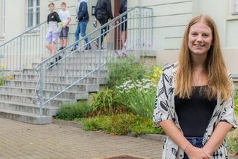 Waldkirchenerin schafft Abitur mit 1,0 - Amelie Hänel nimmt Abschied vom Zschopauer Gymnasium. Ende Juni hatte sie in der Schule ihre letzte mündliche Prüfung. 