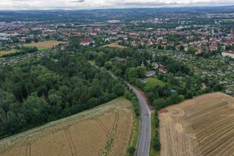 Waldparkanlage in Zwickau wird modernisiert - Blick auf die Alberthöhe. In der Waldparkanlage wird gebaut.