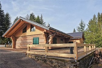 Waldzentrum Augustusburg steht kurz vor der Eröffnung - Das Waldpädagogische Erlebniszentrum Augustusburg steht vor seiner Eröffnung. Herzstück ist dieses Blockhaus.