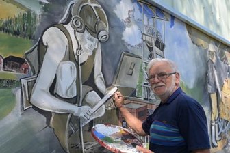 Wandbild am Schachteingang - Günter Eckard hat vier Wochen am Wandbild gearbeitet.