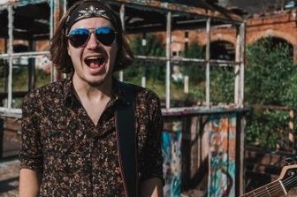 Wandelbarer Sound mit Weltwärts - Weltwärts rockt bei Bergstadtkultur.