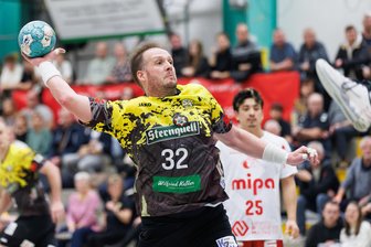 War es das schon? SV 04 Oberlosa kann das Schicksalsspiel nicht gewinnen - Jakub Kolomaznik nimmt Maß.