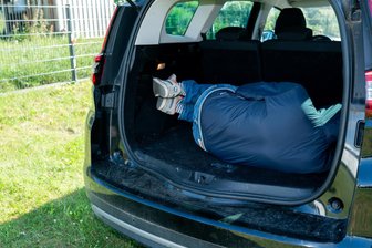 War es doch kein Raub? – Zwei Männer entführen Erzgebirger in dessen eigenem Auto nach Tschechien - Ein Mann wurde in Olbernhau in den Kofferraum seines eigenen Autos gezwungen und nach Tschechien entführt.