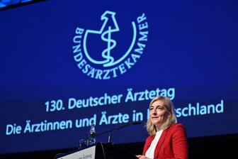 Warken verteidigt Sparpläne: "Zumutung, aber notwendig" - Ministerin Warken verteidigte ihr Sparpaket gegen Kritik der Ärzte.