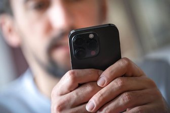 Warn-App Nina: Warum der Vogtlandkreis jetzt Installation und Nutzung empfiehlt - Die Warn-App Nina für Smartphones informiert bei Katastrophen.