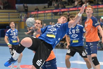 Warnschuss für den EHV Aue: Testspiel offenbart gefährliche Schwäche - Jakub Stryc mühte sich im Testspiel gegen Talent Plzen am Kreis redlich. Er kam von der HSG Nordhorn-Lingen nach Aue.